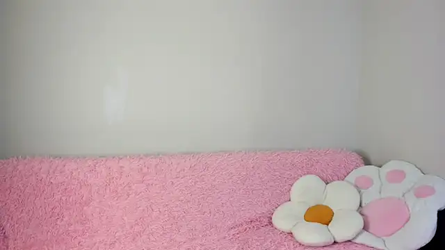 Lola Peach online show from 07-22-26, 02:14
