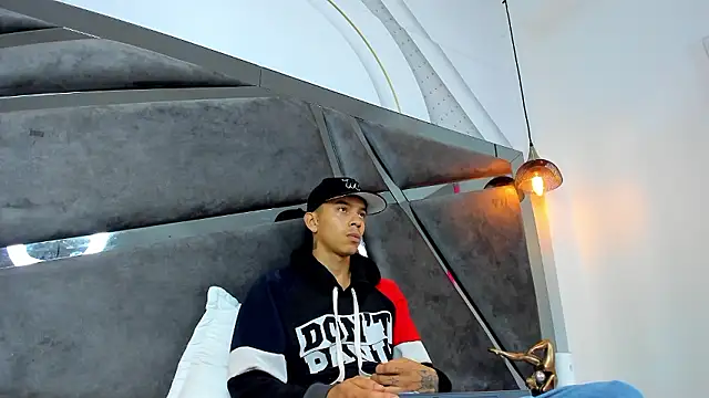 Noah Tokisha online show from 12-03-24, 04:03