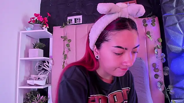 Mia Rinn online show from 02-05-26, 01:16