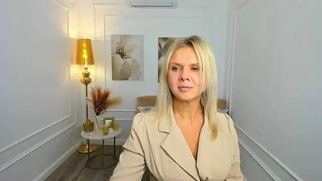 AgathaKlouin online show from 03-24-26, 07:30