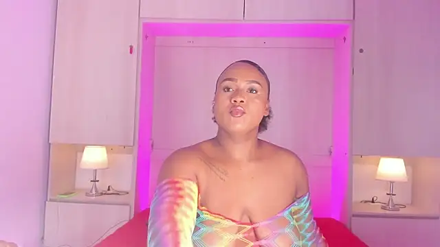 EmilyyStuart online show from 06-05-26, 03:46