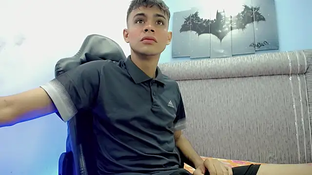 zacariasss  online show from 03-10-26, 02:33