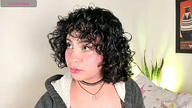 adriannyp 1 online show from 04-19-26, 06:46