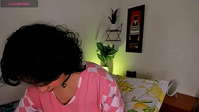 adriannyp 1 online show from 08-08-26, 03:52