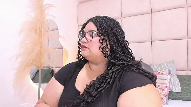 Miley Collins online show from 11-19-25, 07:47