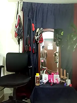 yezz3011 online show from 10-14-25, 12:00