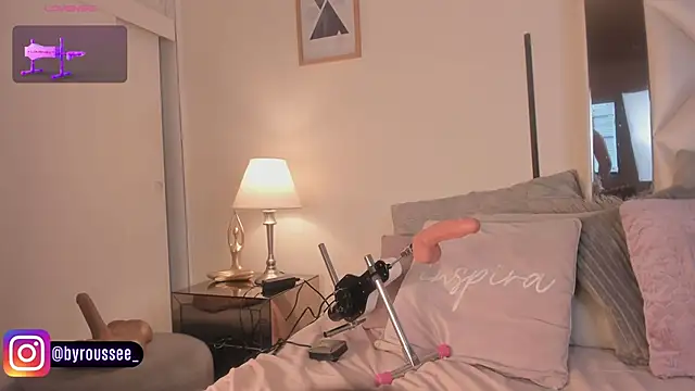 KimRoussee online show from 11-20-25, 05:18