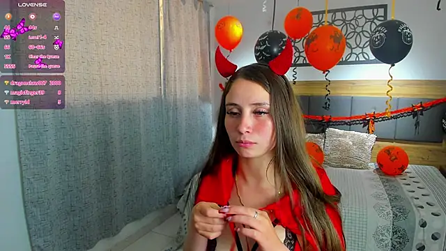 Snapshot of martina_lujann chatting on 10-22-25, 01:11 martina lujann online show from 10-22-25, 01:11