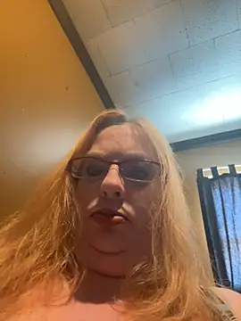 CherishWilliams online show from 04-19-26, 01:54