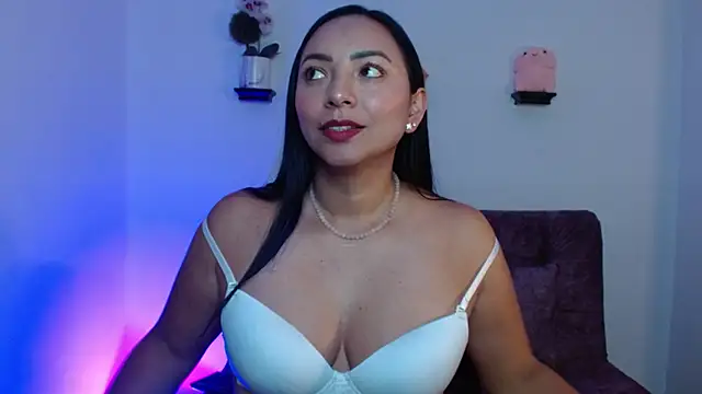 Emmi Cam online show from 02-27-25, 02:10