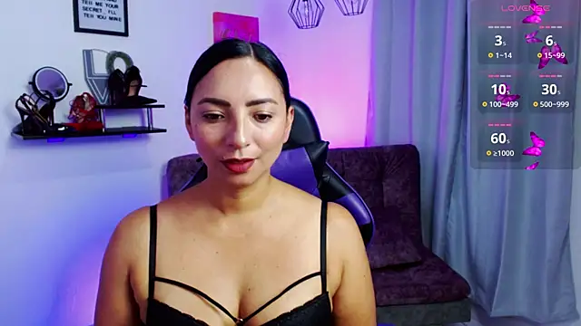 Emmi Cam online show from 04-06-26, 01:12