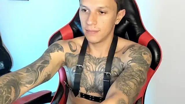 Snapshot of goodboy69l chatting on 02-10-26, 03:43 goodboy69l online show from 02-10-26, 03:43