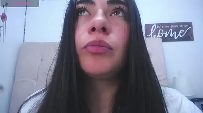 Snapshot of missexy303av chatting on 02-16-25, 04:32 missexy303av online show from 02-16-25, 04:32
