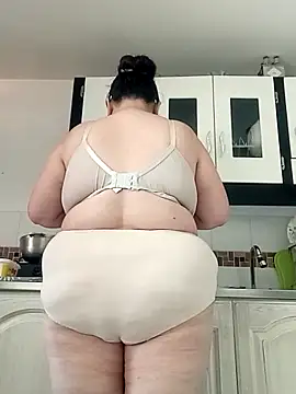 Madisonpalacio online show from 10-28-25, 01:58