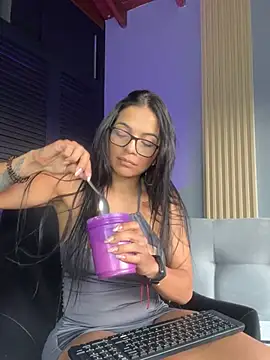 Snapshot of elolotero chatting on 01-18-25, 12:04 elolotero online show from 01-18-25, 12:04