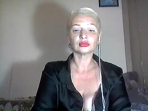 Snapshot of MaryJane441 chatting on 09-11-25, 05:57 MaryJane441 online show from 09-11-25, 05:57