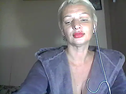 Snapshot of MaryJane441 chatting on 10-05-25, 07:34 MaryJane441 online show from 10-05-25, 07:34