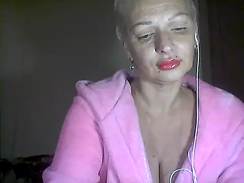 Snapshot of MaryJane441 chatting on 10-17-25, 08:00 MaryJane441 online show from 10-17-25, 08:00