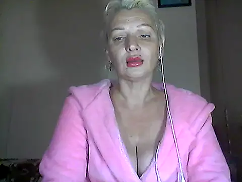 Snapshot of MaryJane441 chatting on 10-21-25, 06:52 MaryJane441 online show from 10-21-25, 06:52