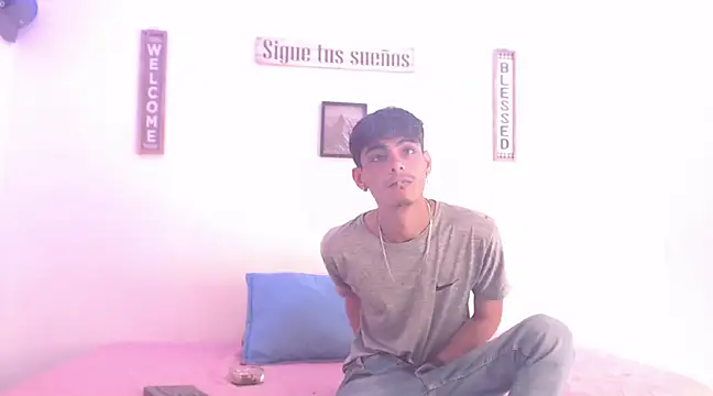 Snapshot of harrytomson_1 chatting on 12-15-24, 05:31 harrytomson 1 online show from 12-15-24, 05:31