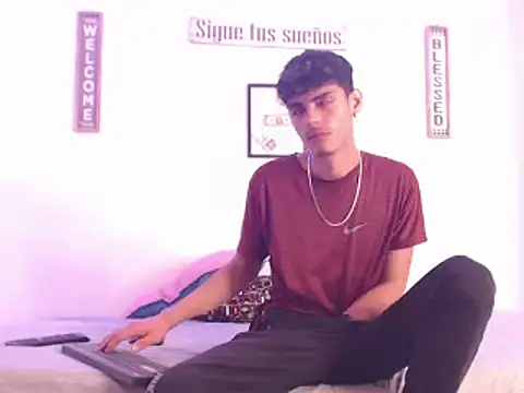 Snapshot of harrytomson_1 chatting on 12-27-24, 08:45 harrytomson 1 online show from 12-27-24, 08:45