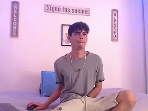 Snapshot of harrytomson_1 chatting on 12-29-24, 06:35 harrytomson 1 online show from 12-29-24, 06:35