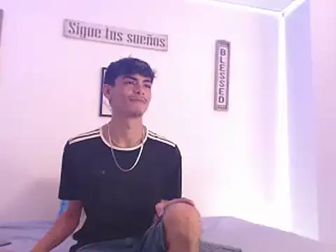 Snapshot of harrytomson_1 chatting on 12-30-24, 06:16 harrytomson 1 online show from 12-30-24, 06:16