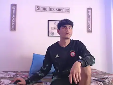 Snapshot of harrytomson_1 chatting on 01-13-25, 10:56 harrytomson 1 online show from 01-13-25, 10:56