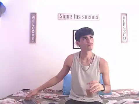 Snapshot of harrytomson_1 chatting on 01-14-25, 01:49 harrytomson 1 online show from 01-14-25, 01:49