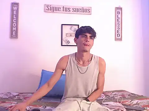 Snapshot of harrytomson_1 chatting on 01-19-25, 10:06 harrytomson 1 online show from 01-19-25, 10:06