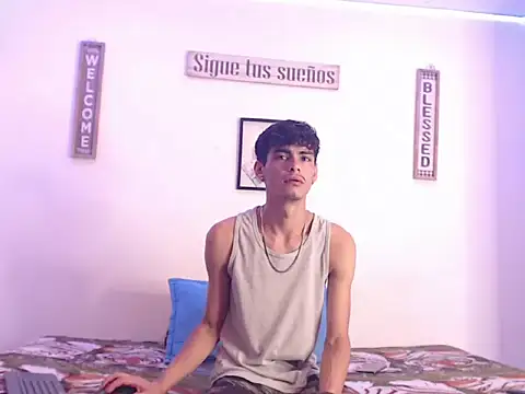 Snapshot of harrytomson_1 chatting on 01-21-25, 06:54 harrytomson 1 online show from 01-21-25, 06:54