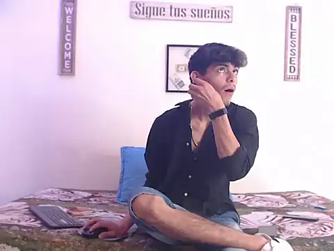 Snapshot of harrytomson_1 chatting on 01-25-25, 09:14 harrytomson 1 online show from 01-25-25, 09:14