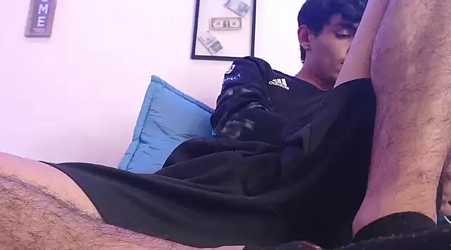 Snapshot of harrytomson_1 chatting on 02-12-25, 11:20 harrytomson 1 online show from 02-12-25, 11:20