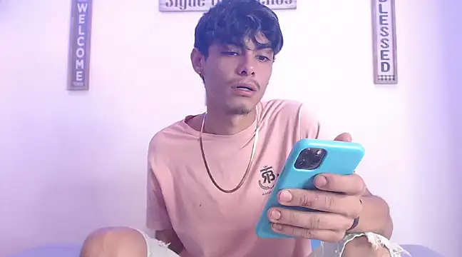 Snapshot of harrytomson_1 chatting on 02-19-25, 11:36 harrytomson 1 online show from 02-19-25, 11:36