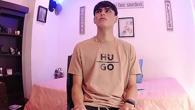 Snapshot of harrytomson_1 chatting on 09-11-25, 06:08 harrytomson 1 online show from 09-11-25, 06:08