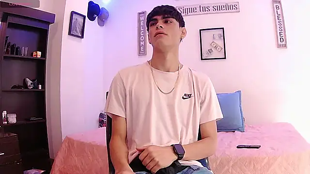 Snapshot of harrytomson_1 chatting on 09-13-25, 03:34 harrytomson 1 online show from 09-13-25, 03:34