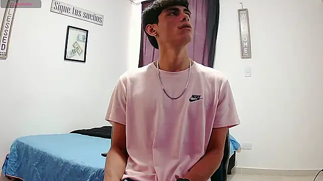 Snapshot of harrytomson_1 chatting on 10-12-25, 07:24 harrytomson 1 online show from 10-12-25, 07:24