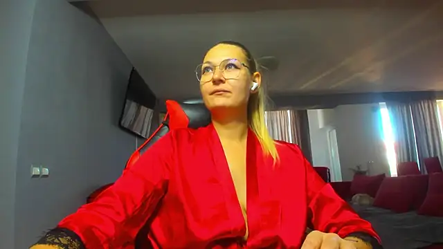 sugar mayy online show from 10-20-25, 08:15