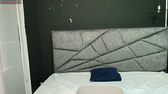 Snapshot of SexyNaf chatting on 10-22-25, 04:51 SexyNaf online show from 10-22-25, 04:51