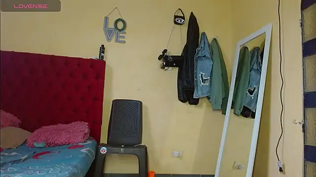 cristinamontiel online show from 03-11-25, 02:29