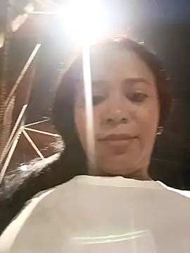 Snapshot of cindy_damm chatting on 01-01-25, 05:33 cindy damm online show from 01-01-25, 05:33