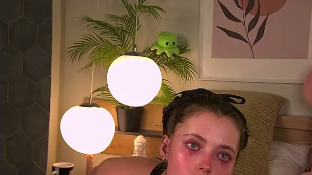 AshleyDouglas online show from 01-14-25, 04:47