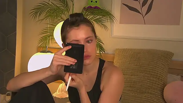 AshleyDouglas online show from 02-07-25, 04:06