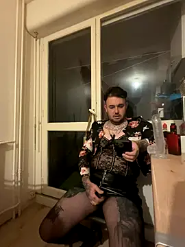 Snapshot of lope85540 chatting on 10-28-25, 04:38 lope85540 online show from 10-28-25, 04:38