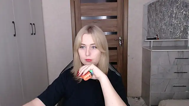 Kristy-Max online show from 01-19-26, 04:49