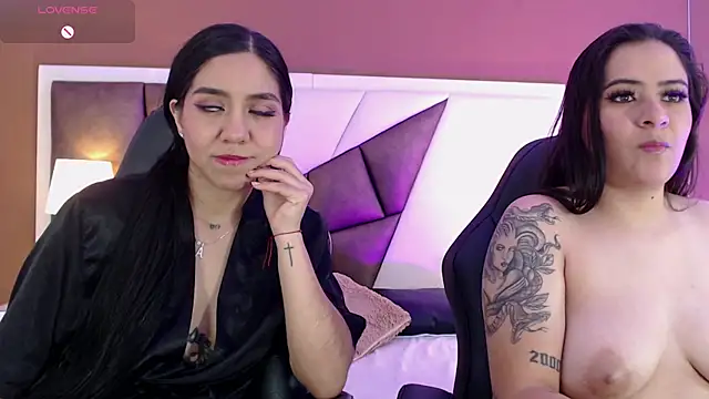 Snapshot of KarolandMichel chatting on 12-19-24, 02:46 KarolandMichel online show from 12-19-24, 02:46