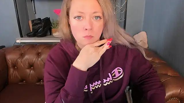 JesiaFoxi online show from 06-24-26, 05:34