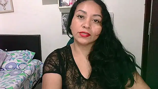 Snapshot of zaray_bella chatting on 06-07-26, 08:45 zaray bella online show from 06-07-26, 08:45