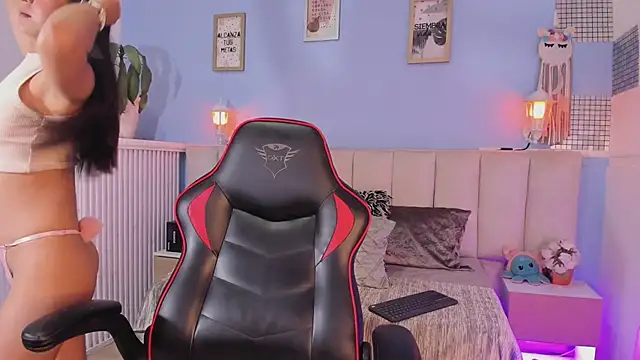 lyzzi smith01 online show from 01-28-25, 07:42