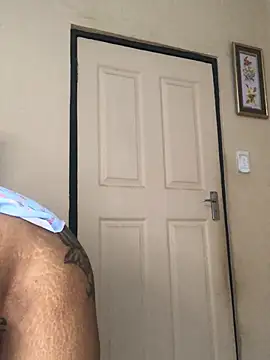 Snapshot of niccki3 chatting on 12-31-24, 04:27 niccki3 online show from 12-31-24, 04:27